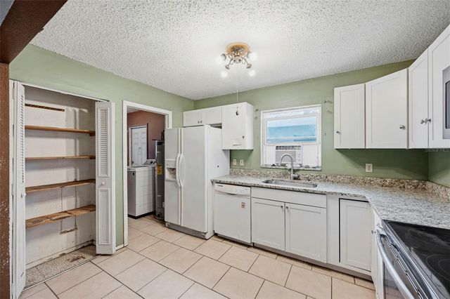 8168 82ND AVENUE, Seminole, FL 33777