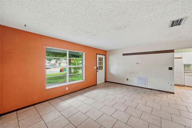 8168 82ND AVENUE, Seminole, FL 33777