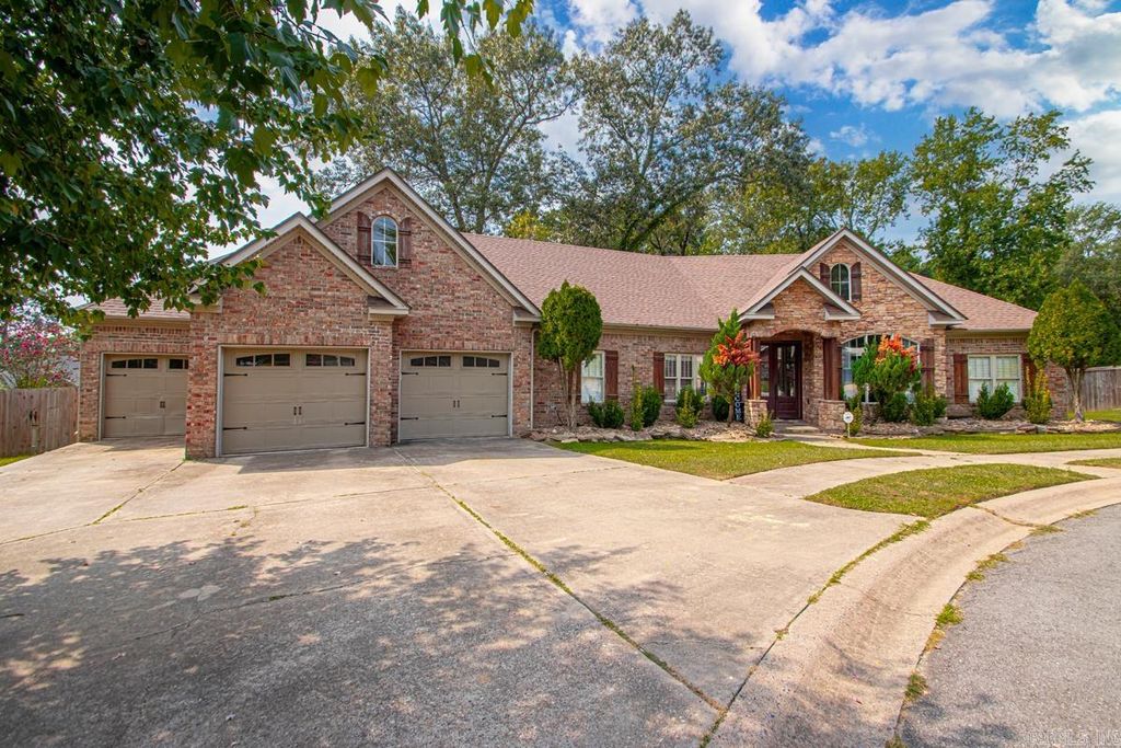 2609 Pinehurst Cove, Benton, AR 72019