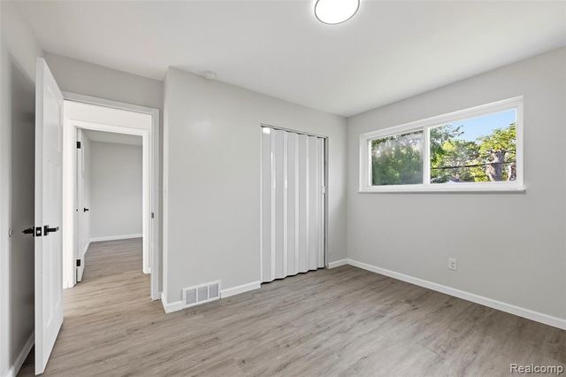 26703 Norfolk Street, Inkster, MI 48141