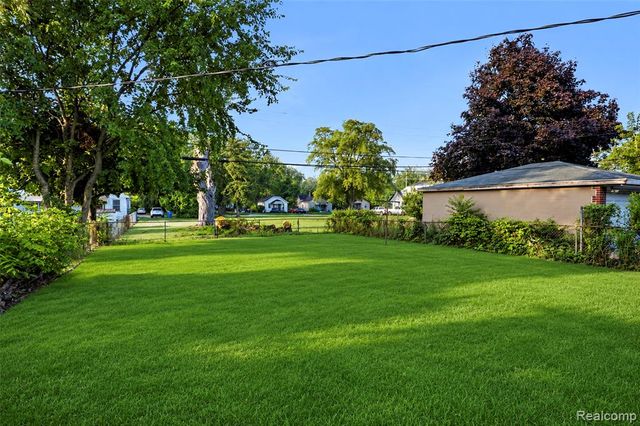 26703 Norfolk Street, Inkster, MI 48141