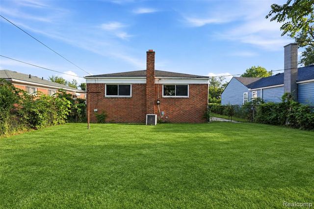 26703 Norfolk Street, Inkster, MI 48141