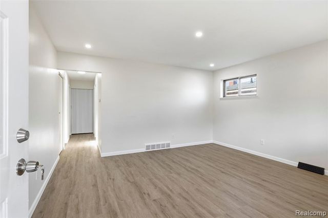 26703 Norfolk Street, Inkster, MI 48141