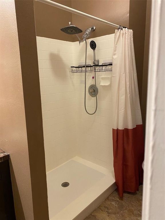 Image 14 of property listing at 12522 CASTLE HILL DRIVE, Tampa, FL 33624