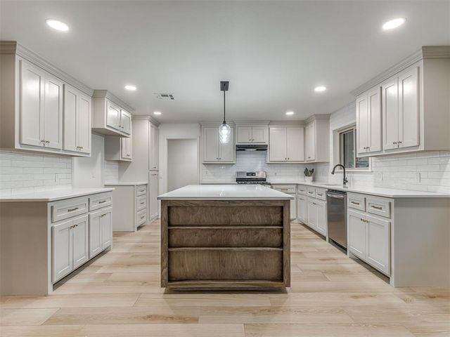 824 N Main Street, Blanchard, OK 73010