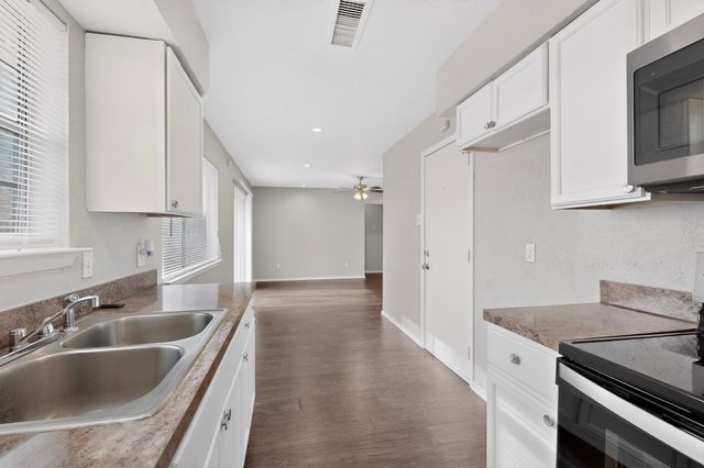 1200 Ridgewood Lane, Hutchins, TX 75141