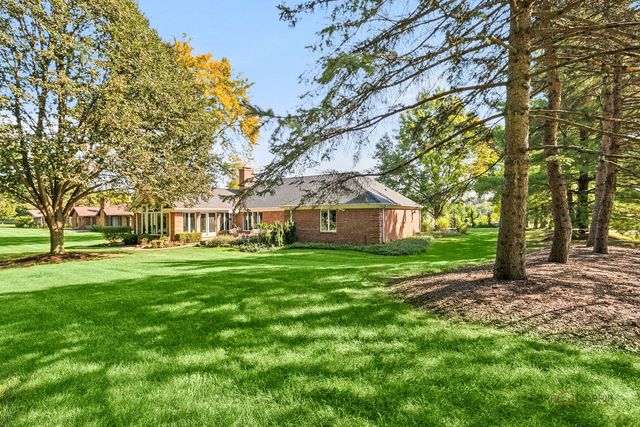 79 Mark Drive, Hawthorn Woods, IL 60047