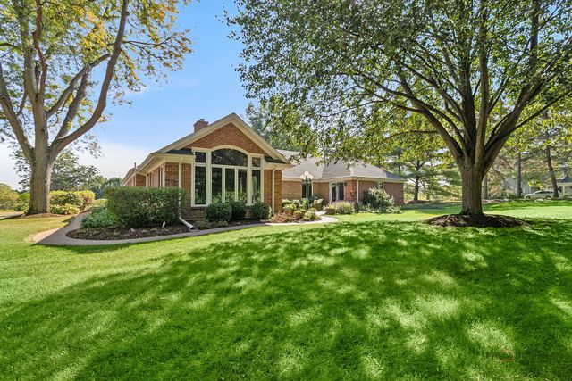 79 Mark Drive, Hawthorn Woods, IL 60047