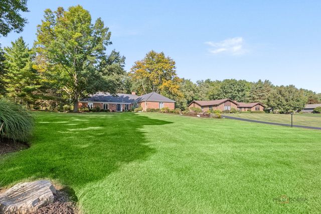 79 Mark Drive, Hawthorn Woods, IL 60047