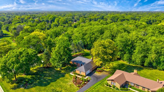 79 Mark Drive, Hawthorn Woods, IL 60047