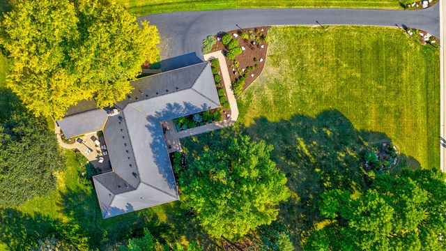 79 Mark Drive, Hawthorn Woods, IL 60047