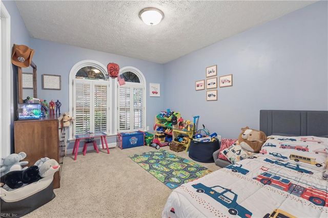 7534 Tyndall DR, Gloucester Point, VA 23062