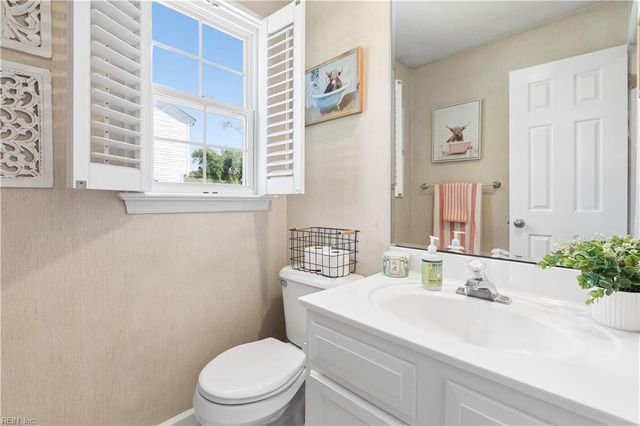 7534 Tyndall DR, Gloucester Point, VA 23062