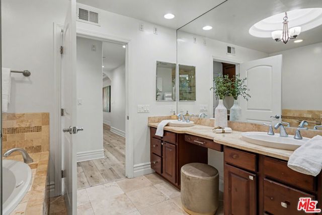 12021 Guerin Street 102, Studio City (los Angeles), CA 91604