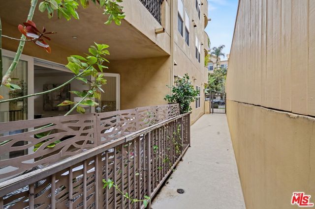 12021 Guerin Street 102, Studio City (los Angeles), CA 91604