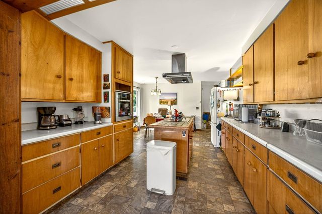 1971 Pioneer Road, Talent, OR 97540