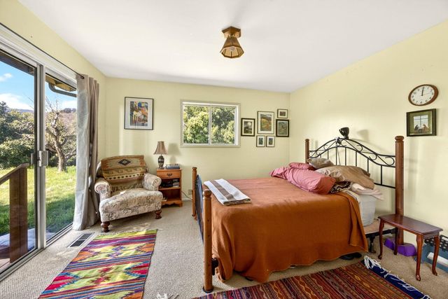 1971 Pioneer Road, Talent, OR 97540