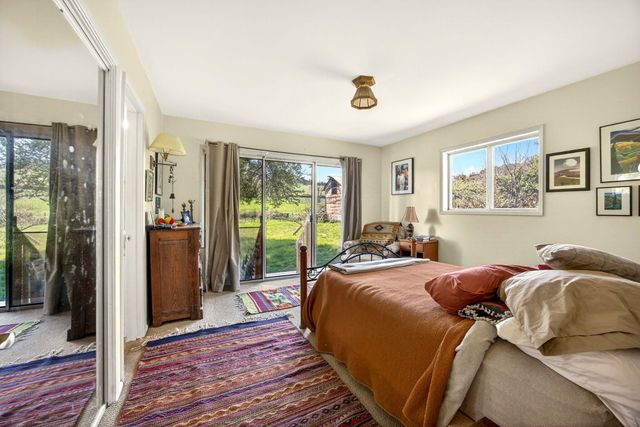 1971 Pioneer Road, Talent, OR 97540