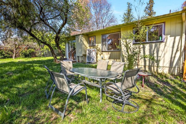 1971 Pioneer Road, Talent, OR 97540