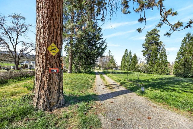 1971 Pioneer Road, Talent, OR 97540