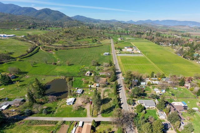 1971 Pioneer Road, Talent, OR 97540