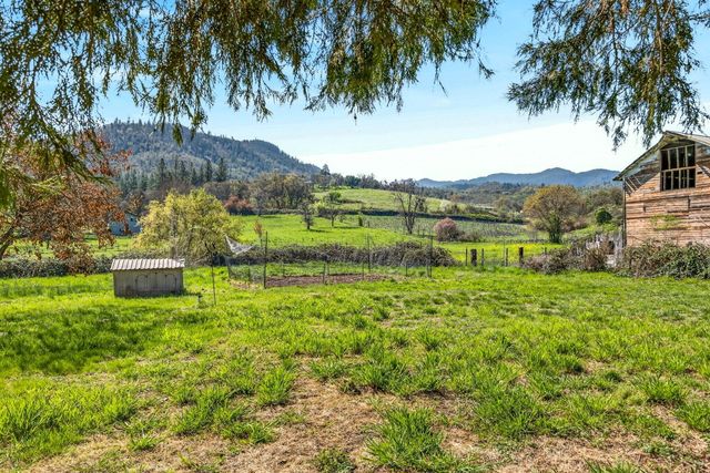 1971 Pioneer Road, Talent, OR 97540