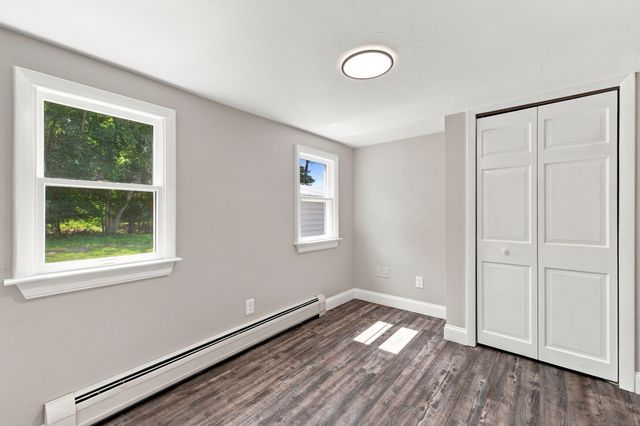 174,5 Lakeview Ave, Taunton, MA 02780