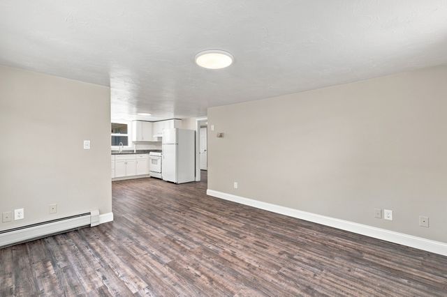 174,5 Lakeview Ave, Taunton, MA 02780