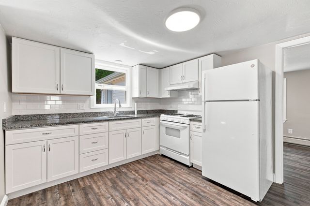 174,5 Lakeview Ave, Taunton, MA 02780