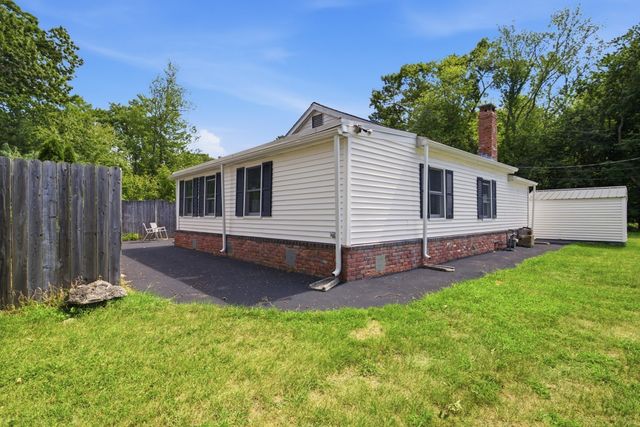 174,5 Lakeview Ave, Taunton, MA 02780