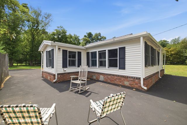 174,5 Lakeview Ave, Taunton, MA 02780