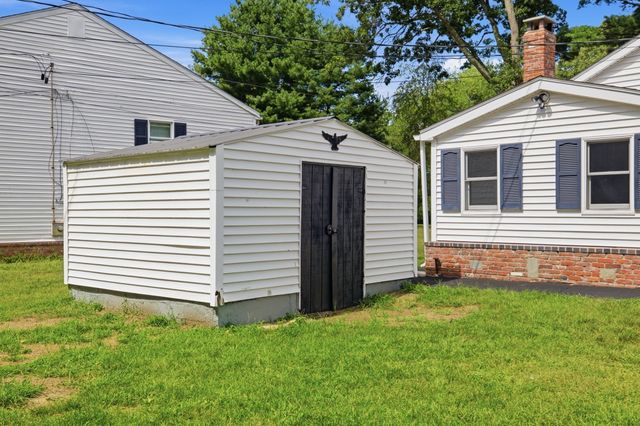 174,5 Lakeview Ave, Taunton, MA 02780