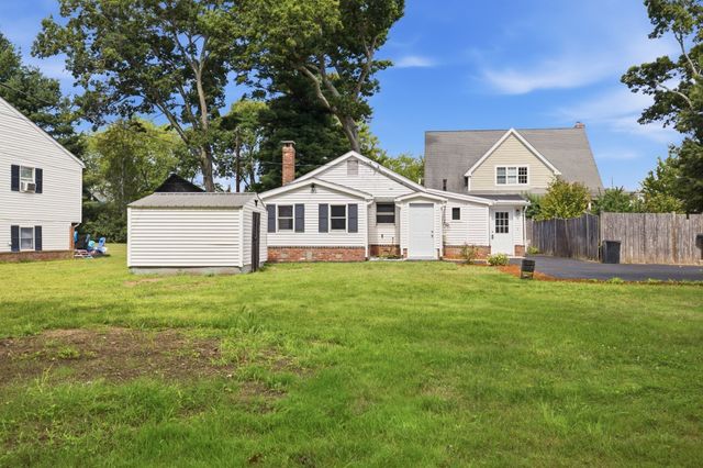 174,5 Lakeview Ave, Taunton, MA 02780