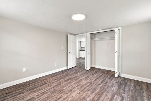174,5 Lakeview Ave, Taunton, MA 02780