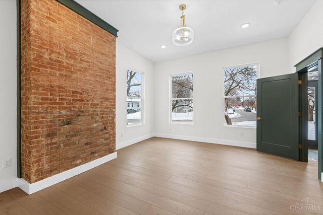 5702 Peabody Avenue, Cincinnati, OH 45227