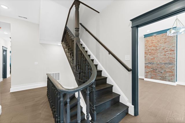 5702 Peabody Avenue, Cincinnati, OH 45227