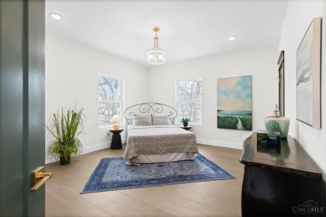 5702 Peabody Avenue, Cincinnati, OH 45227