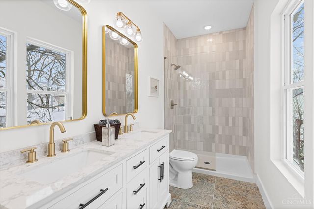 5702 Peabody Avenue, Cincinnati, OH 45227