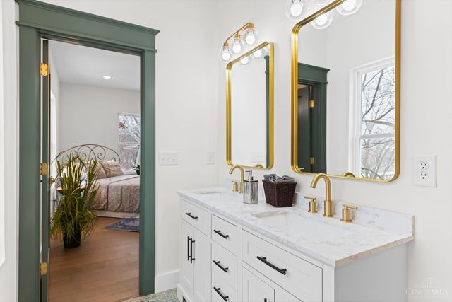 5702 Peabody Avenue, Cincinnati, OH 45227