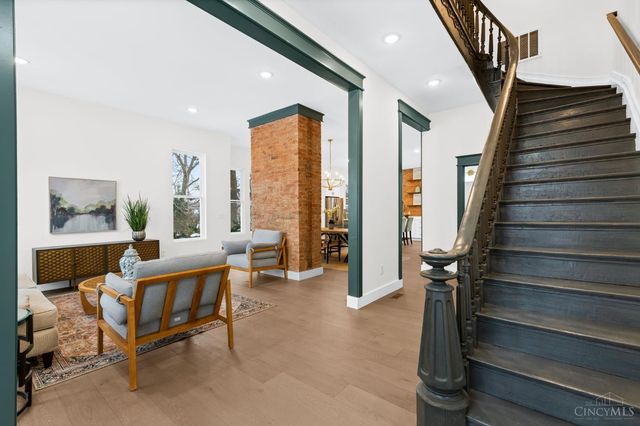 5702 Peabody Avenue, Cincinnati, OH 45227