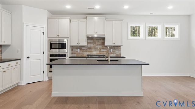 4893 Donner Ct, Quinton, VA 23141