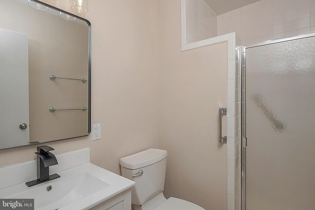 Image 22 of property listing at 5678 THICKET LN, Columbia, MD 21044