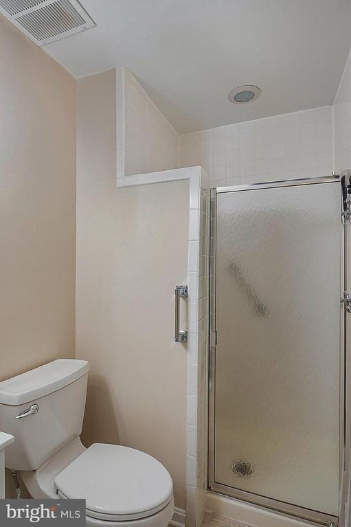 Image 24 of property listing at 5678 THICKET LN, Columbia, MD 21044