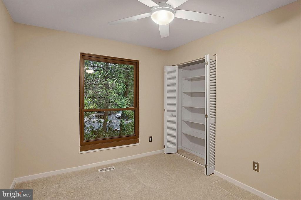 Image 25 of property listing at 5678 THICKET LN, Columbia, MD 21044