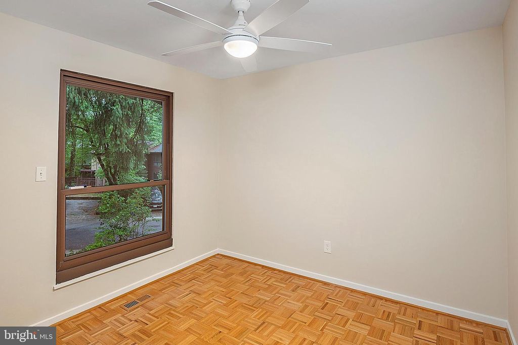 Image 26 of property listing at 5678 THICKET LN, Columbia, MD 21044