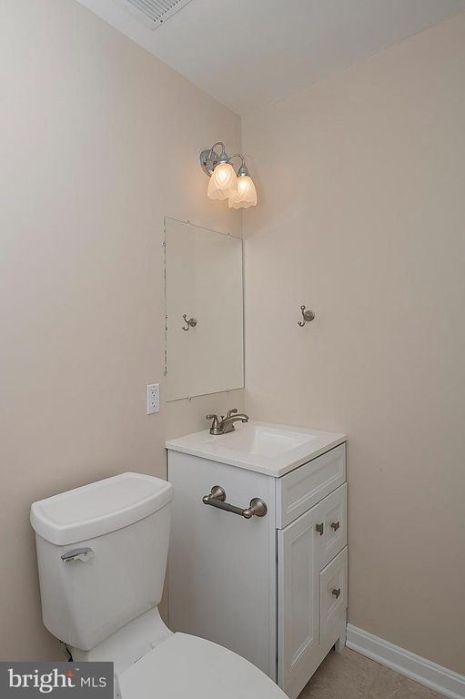 Image 28 of property listing at 5678 THICKET LN, Columbia, MD 21044