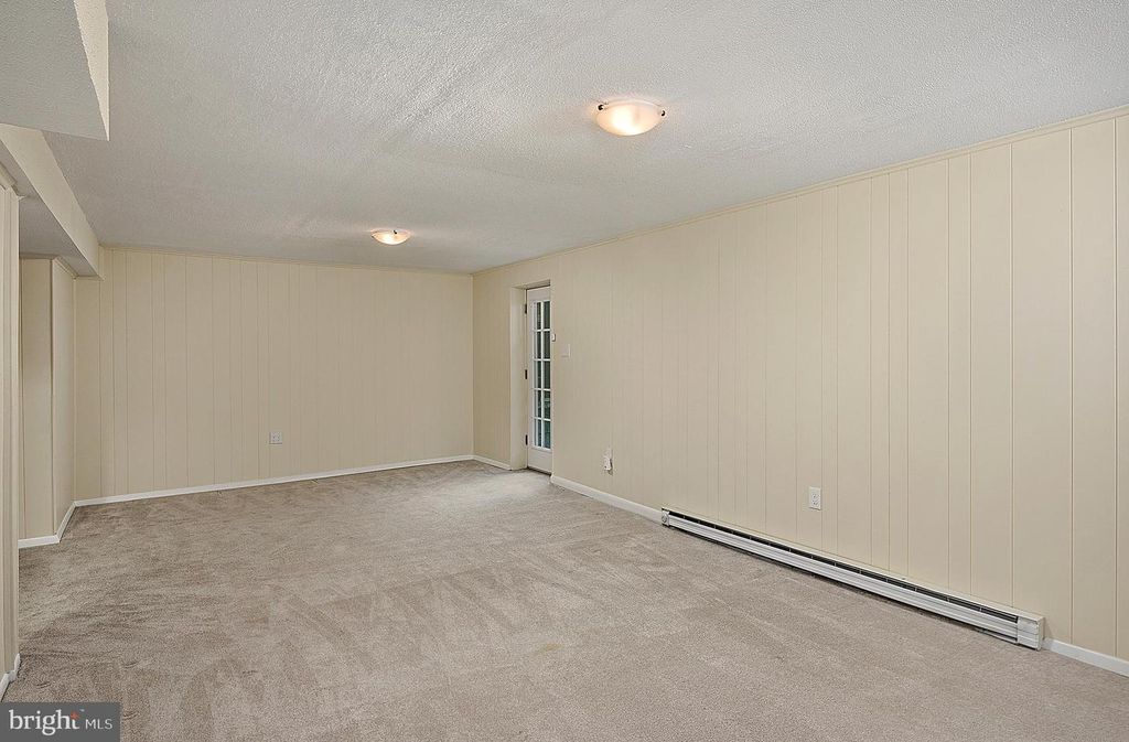 Image 31 of property listing at 5678 THICKET LN, Columbia, MD 21044