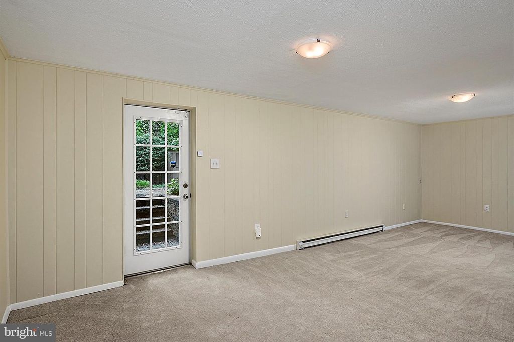 Image 33 of property listing at 5678 THICKET LN, Columbia, MD 21044