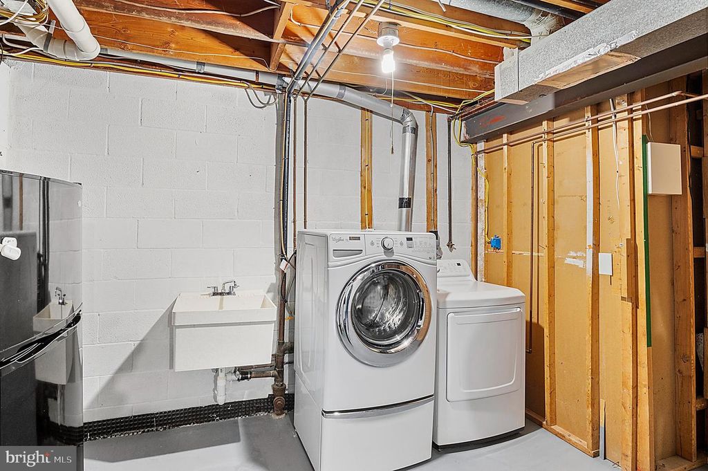 Image 35 of property listing at 5678 THICKET LN, Columbia, MD 21044