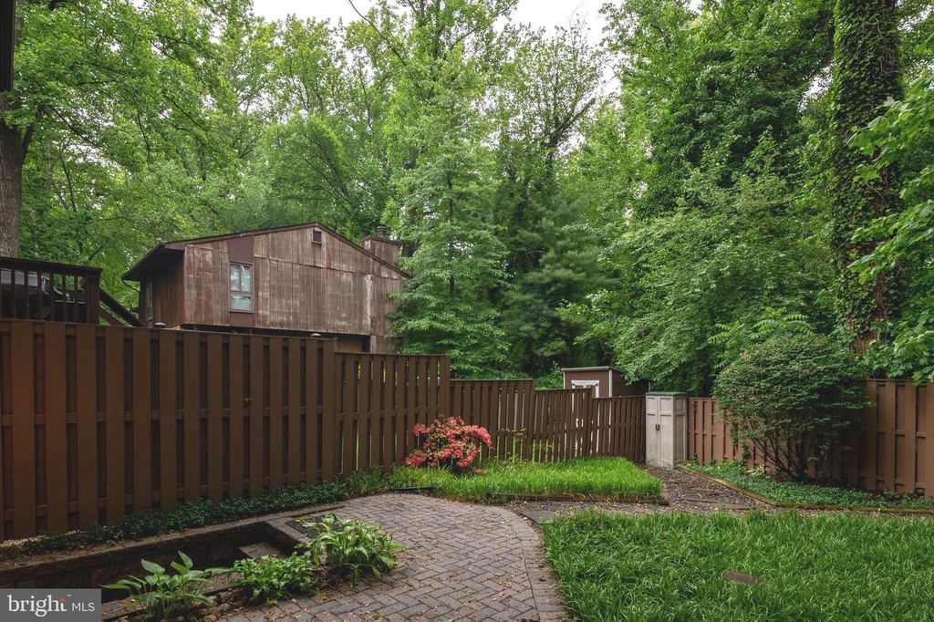 Image 38 of property listing at 5678 THICKET LN, Columbia, MD 21044